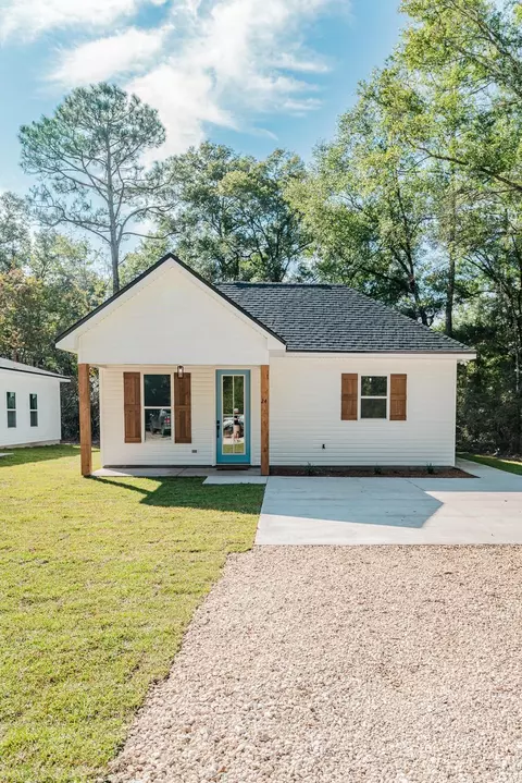 25 Lm St, Crawfordville, FL 32327