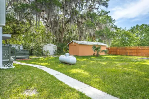 Exterior - 85 Shell Island Rd, Saint Marks, FL 32355 photo 6 of 11