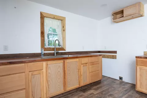 Kitchen - 444 SE Bisbee Loop, Lee, FL 32059 photo 5 of 5