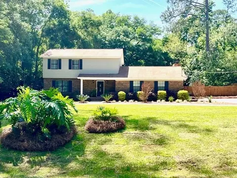 2212 Napoleon Bonaparte Dr, Tallahassee, FL 32308
