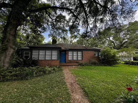 2077 W Forest Dr, Tallahassee, FL 32303
