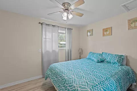 Bedroom - 207 SE Ninth St, Steinhatchee, FL 32359 photo 1 of 6