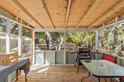Exterior - 207 SE Ninth St, Steinhatchee, FL 32359 photo 7 of 10