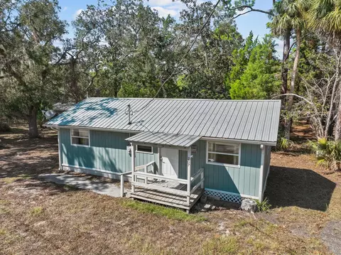 Exterior - 207 SE Ninth St, Steinhatchee, FL 32359 photo 9 of 10