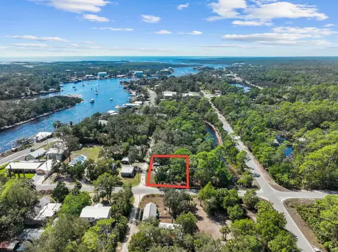 View/Area - 207 SE Ninth St, Steinhatchee, FL 32359 photo 2 of 8
