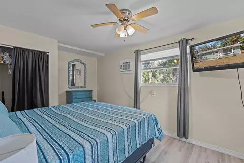 Bedroom - 207 SE Ninth St, Steinhatchee, FL 32359 photo 4 of 6