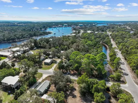 View/Area - 207 SE Ninth St, Steinhatchee, FL 32359 photo 3 of 8