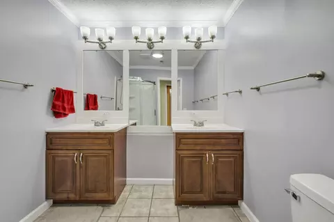 Bath - 610 Plantation Rd, Perry, FL 32348 photo 6 of 7