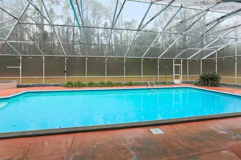 Exterior - 610 Plantation Rd, Perry, FL 32348 photo 7 of 13