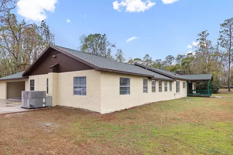 Exterior - 610 Plantation Rd, Perry, FL 32348 photo 10 of 13