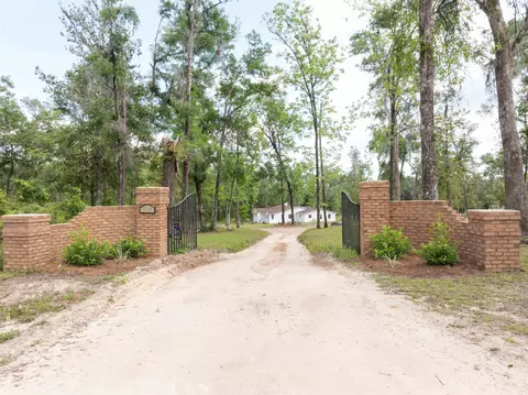 1269 SE Robinwood Dr, Madison, FL 32340