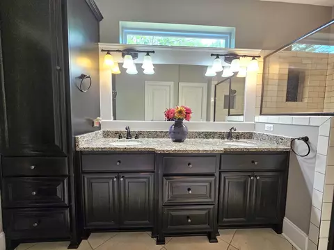 Bath - 5876 Bascom Dr, Tallahassee, FL 32309 photo 3 of 5