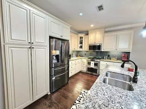 Kitchen - 5876 Bascom Dr, Tallahassee, FL 32309 photo 3 of 6