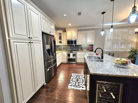 Kitchen - 5876 Bascom Dr, Tallahassee, FL 32309 photo 2 of 6