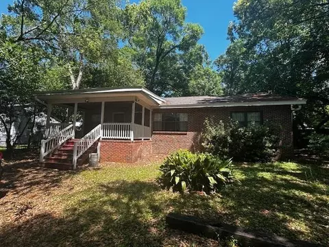 229 Columbia Dr, Tallahassee, FL 32304