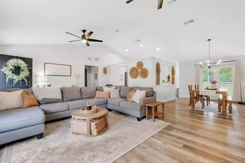 241 Duncan Dr, Crawfordville, FL 32327