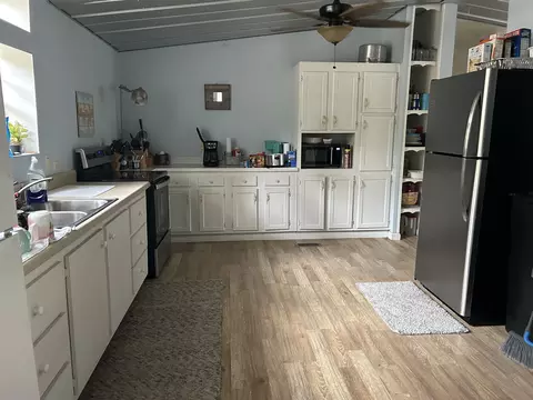 657 Pine St, Panacea, FL 32346 photo 2