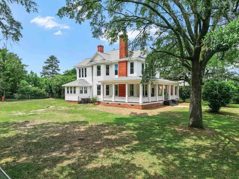 518 Chattahoochee St, Chattahoochee, FL 32324