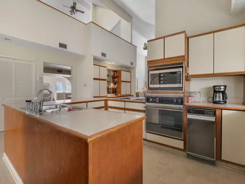 Kitchen - 3924 Joel Aman Rd, Perry, FL 32347 photo 2 of 3