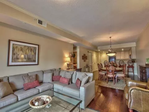 215 W College Ave #807, Tallahassee, FL 32301