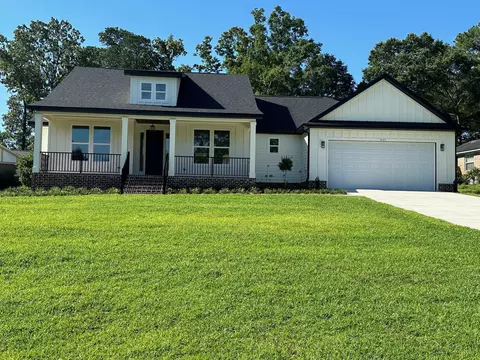 3233 Beaumont Dr, Tallahassee, FL 32309