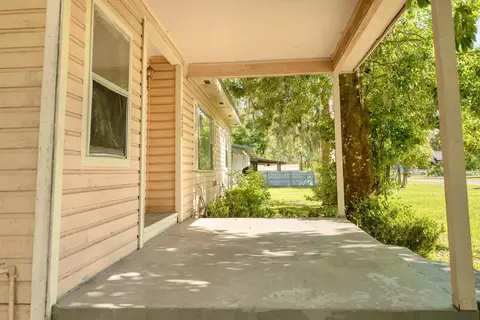 Exterior - 1220 N Parkview St, Perry, FL 32347 photo 6 of 8