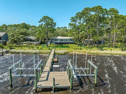 2323 Surf Rd, Ochlockonee Bay, FL 32346