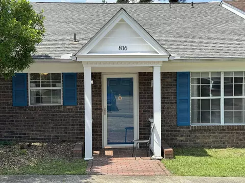 816 Jamestown Ct, Tallahassee, FL 32303