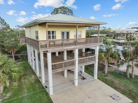 21502 Osprey Rd, Perry, FL 32348