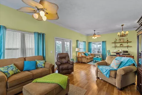 Living - 21502 Osprey Rd, Perry, FL 32348 photo 3 of 7