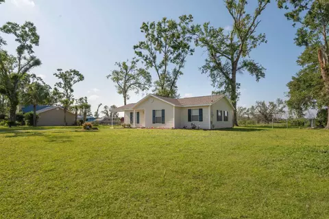 Exterior - 201 Woodgate Dr, Perry, FL 32348 photo 4 of 8