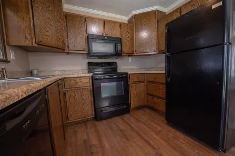 Kitchen - 201 Woodgate Dr, Perry, FL 32348 photo 1 of 2