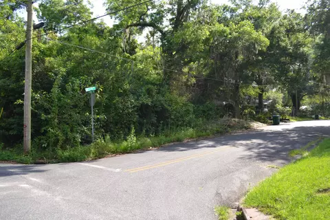 805 W Clark St, Quincy, FL 32351