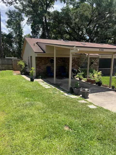 4300 Benchmark Trce, Tallahassee, FL 32317