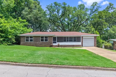 916 Maplewood Ave, Tallahassee, FL 32303