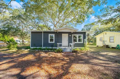 496 Avenue A, Eastpoint, FL 32328