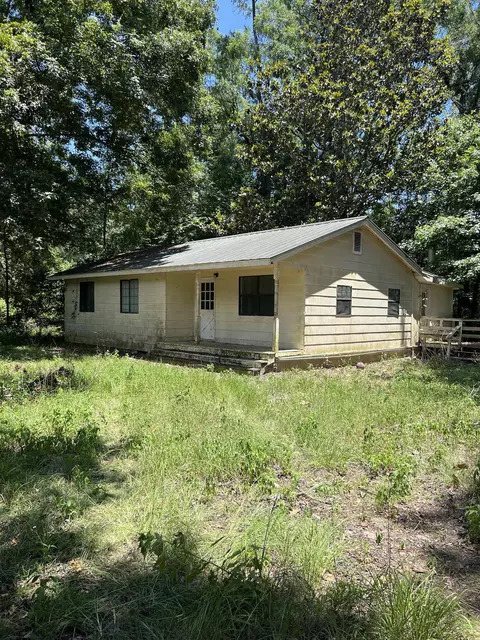 21 J R Milton Rd, Crawfordville, FL 32327