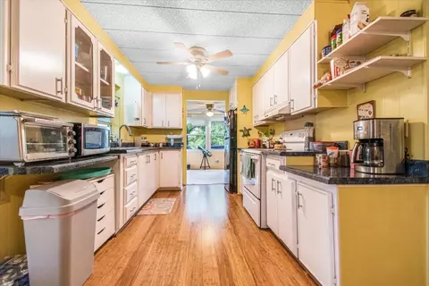 Kitchen - 3121 Pisgah Rd, Perry, FL 32347 photo 2 of 4