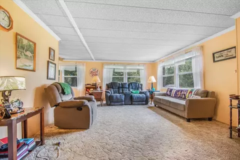 Living - 3121 Pisgah Rd, Perry, FL 32347 photo 2 of 5