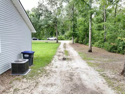 Exterior - 160 NE Gloriosa Ln, Lee, FL 32059 photo 9 of 11