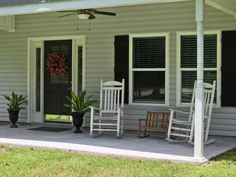 Exterior - 160 NE Gloriosa Ln, Lee, FL 32059 photo 7 of 11