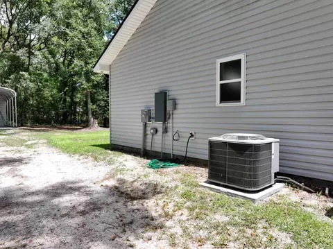 Exterior - 160 NE Gloriosa Ln, Lee, FL 32059 photo 2 of 11