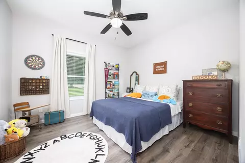 Bedroom - 160 NE Gloriosa Ln, Lee, FL 32059 photo 4 of 7