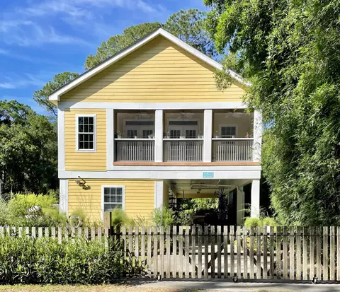 10 Hidden Springs Dr, Panacea, FL 32346