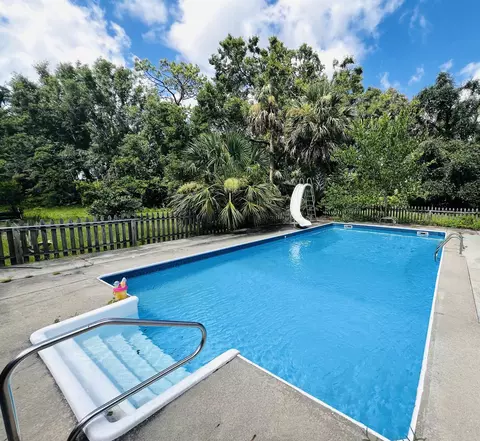 139 Center St, Perry, FL 32348 photo 3