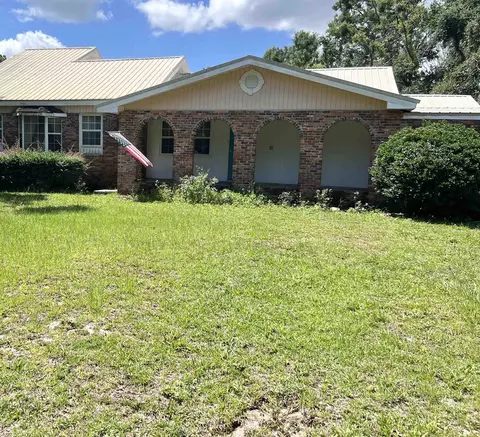 139 Center St, Perry, FL 32348 photo 6