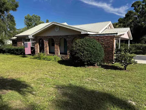 139 Center St, Perry, FL 32348