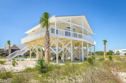 13 Bass St, Alligator Point, FL 32346