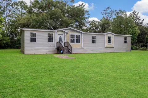 125 Serenity Ln, Quincy, FL 32351