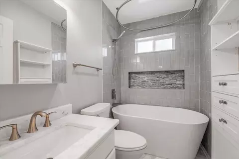 Bath - 315 Mashes Sands Rd, Panacea, FL 32346 photo 3 of 3